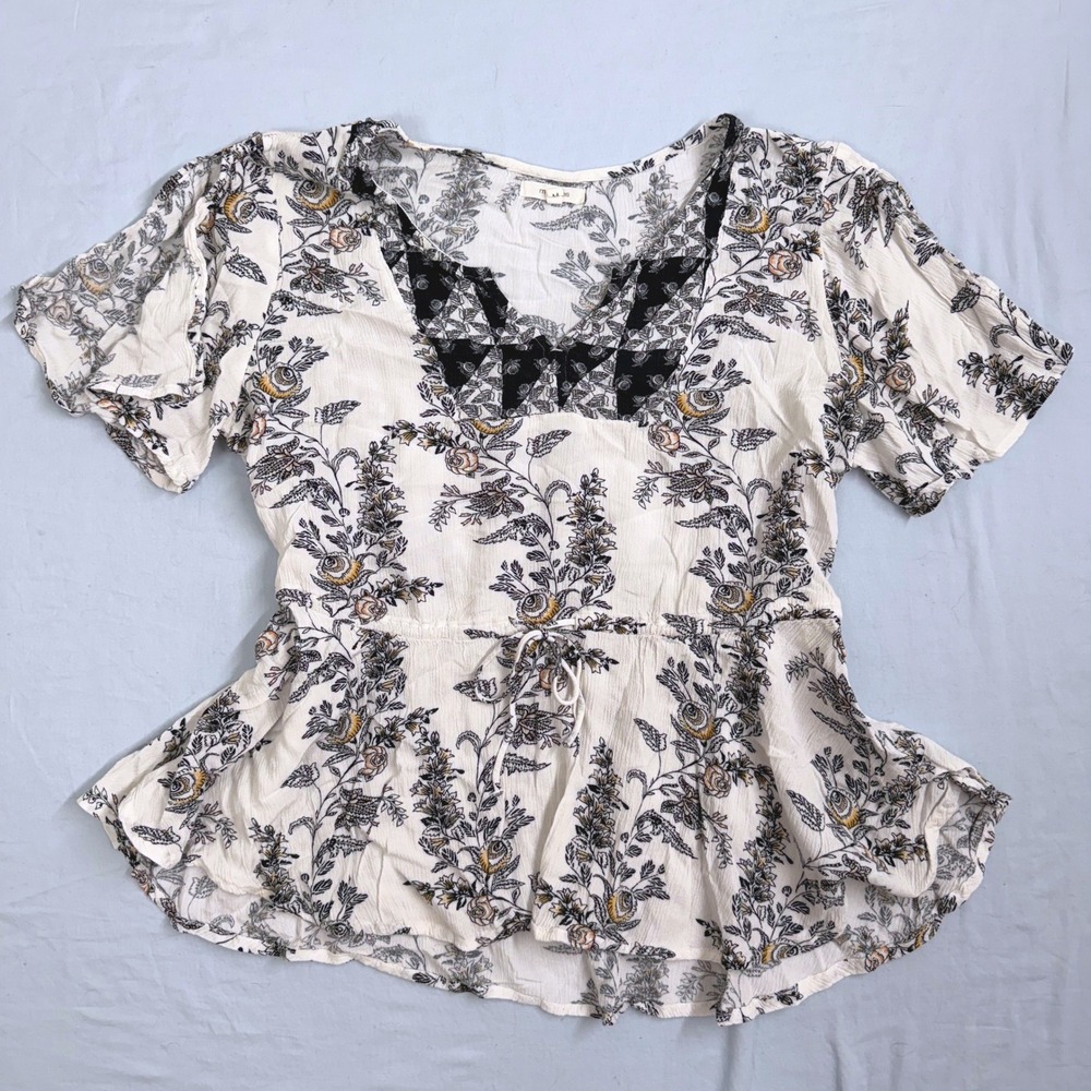 maurices Women's Cream Floral Print Peplum Blouse‎ Short Sleeve V-Neck Size M